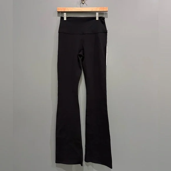 ALO Airbrush High-Waist 7/8 Bootcut Legging Black - Picture 6 of 10